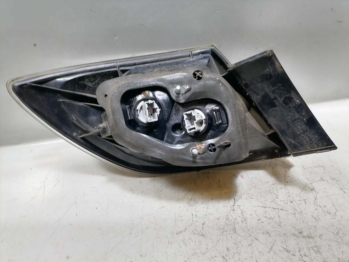 Mazda 3 BK original R&uuml;cklicht R&uuml;ckleuchte rechts Flie&szlig;heck Vorfacelift BJ05